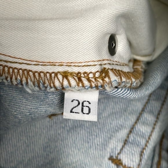 Sablyn High Rise Light Wash Jeans Distressed Knee Rip Button Fly Sz 26 - Picture 9 of 10